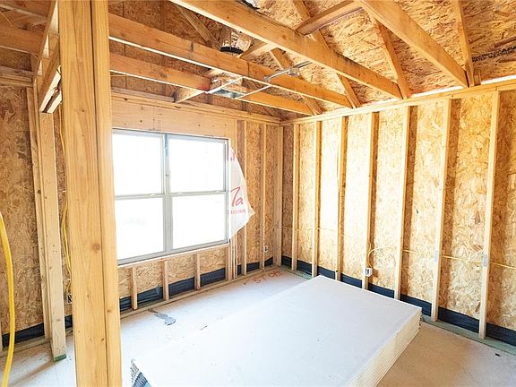 4th image of 8209 Mountain Oak Dr