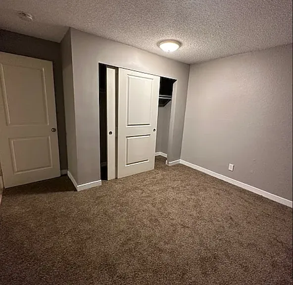 Emerald Place Apartments — Photo 5
