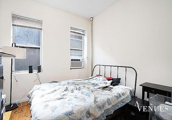 4th image of 519 E 11th St #1