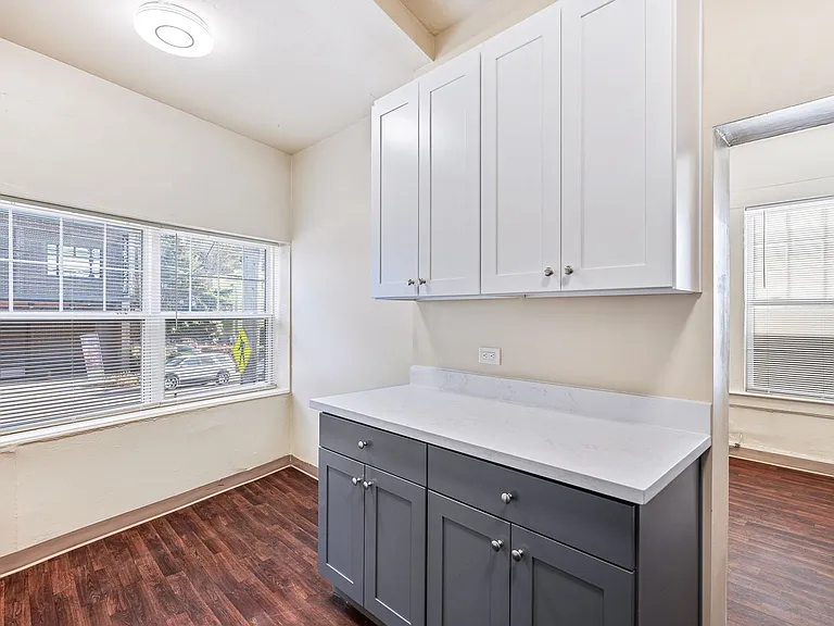 Abbey Park Apartments — Photo 15