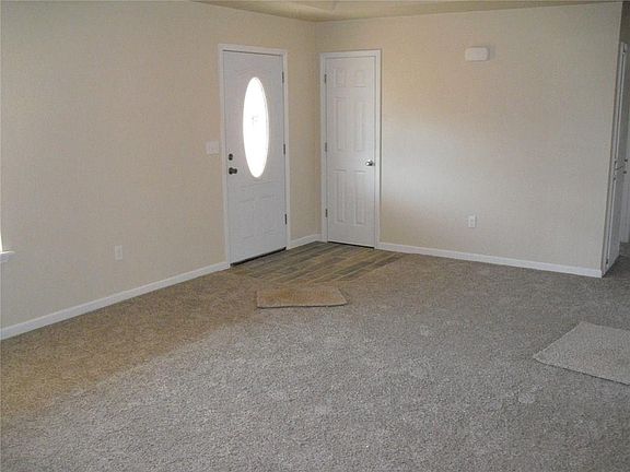 4th image of 294 Oakridge Dr