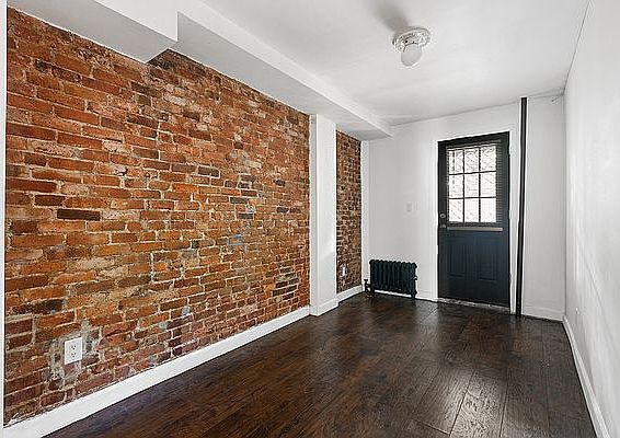 4th image of 842 Putman Ave #1