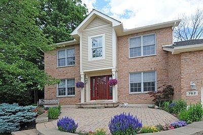2nd image of 762 Lake Forest Dr