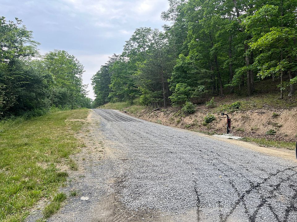 2nd image of 1754 Mill Run Rd