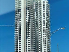6365 Collins Ave