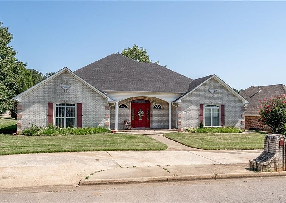 1st image of 1501 Breckenridge Dr