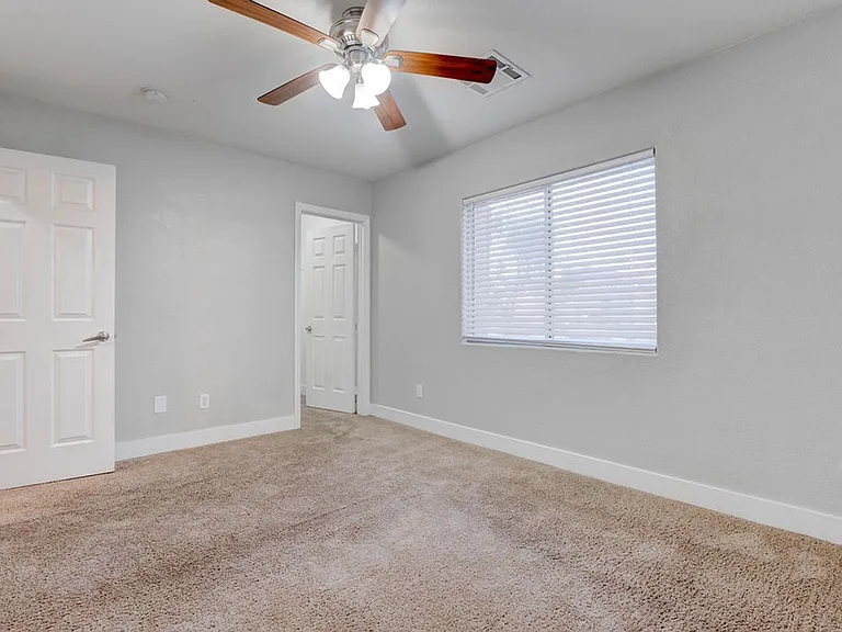 6469 Abbey Door Ct — Photo 12