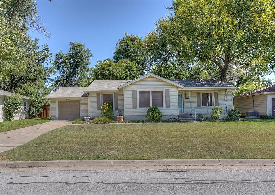 1st image of 4821 Lowell Ln