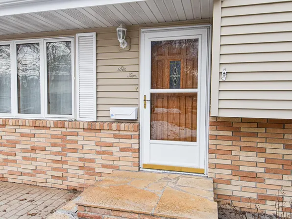 610 Kneale Ave S, Thief River Falls, MN 56701