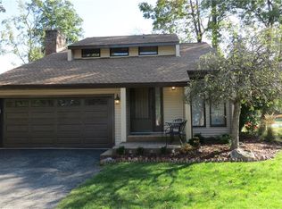 3943 Summerway Ln, Hamburg, NY 14075