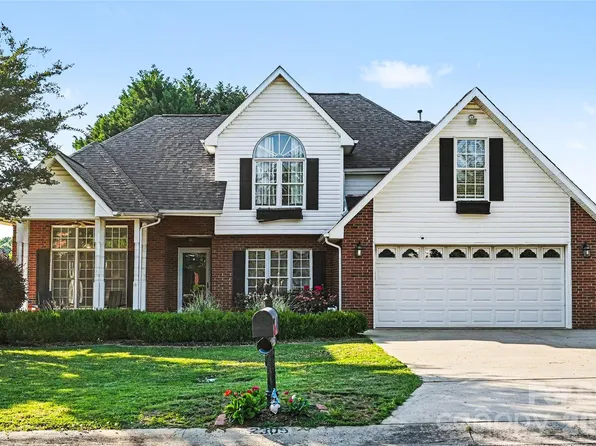2305 Pinefield Ct, Gastonia, NC 28056