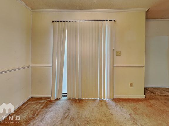 5th image of 4317 Presley Ct APT B