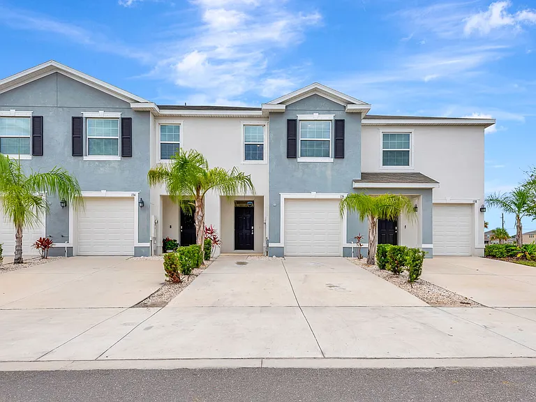 136 Mangrove Shade Cir — Photo 1