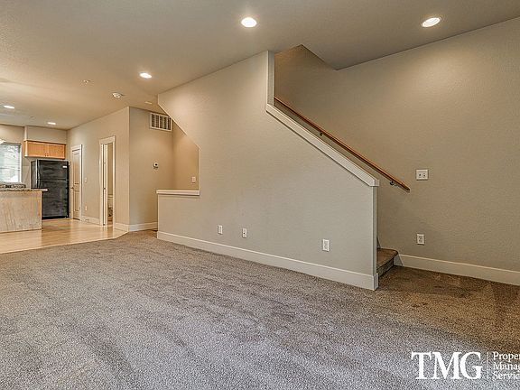 5th image of 17240 NE Glisan St #17256
