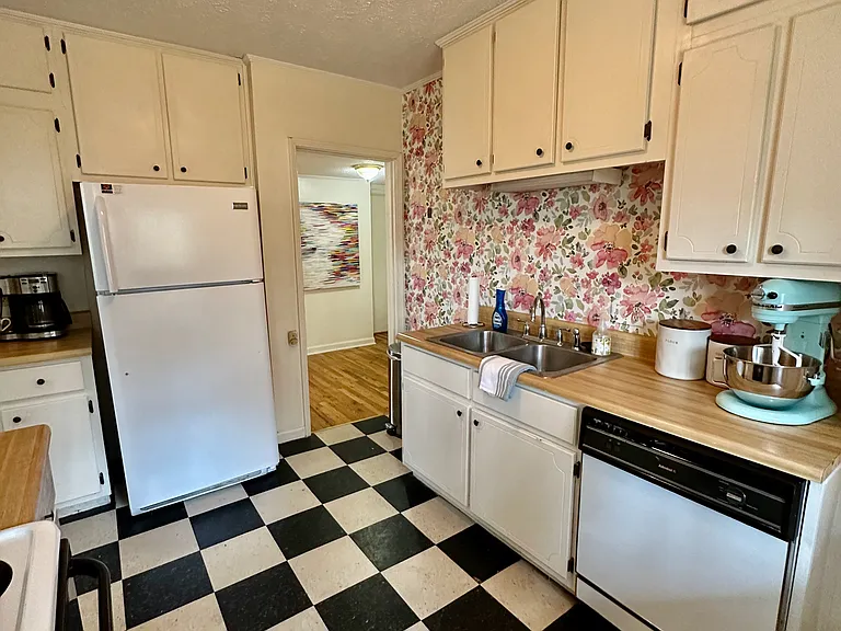 155 S Ross St #155 — Photo 14
