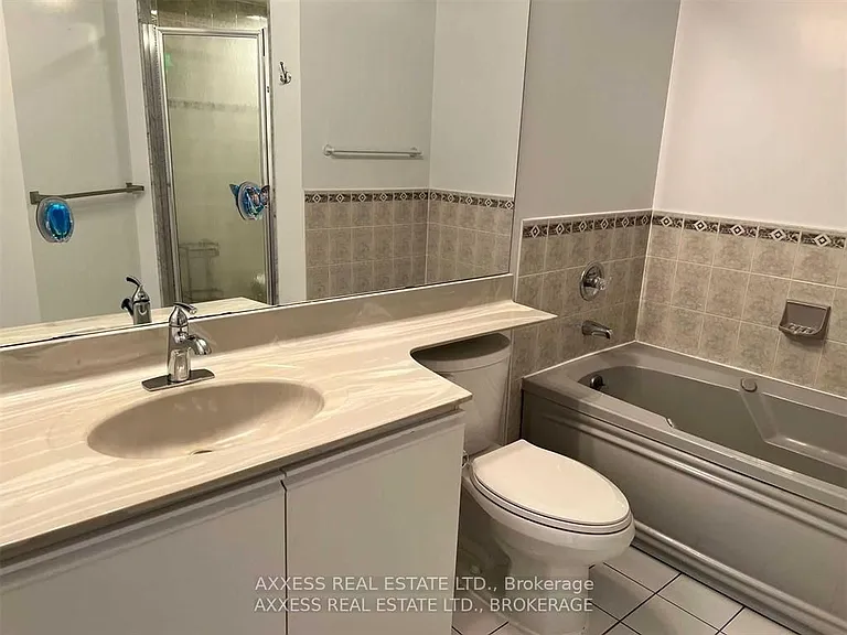 45 Kingsbridge Garden Cir #502 — Photo 14