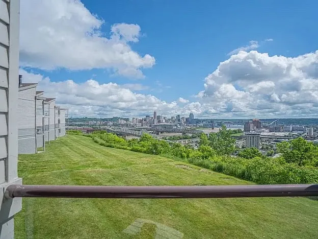 111 Winding Way — Photo 17