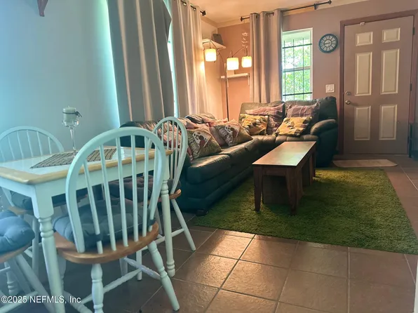 4656 COLCHESTER Road, Jacksonville, FL 32208