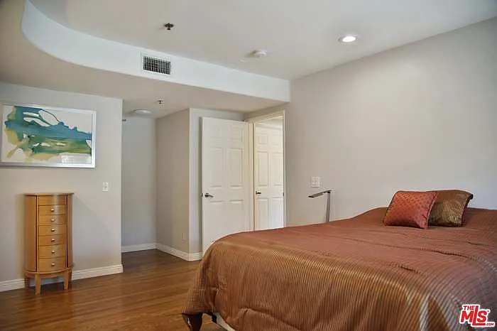 9830 Vidor Dr #302 — Photo 22
