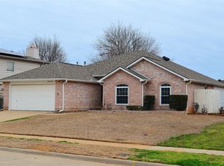 3302 Cliff Oaks Dr, Corinth, TX 76210