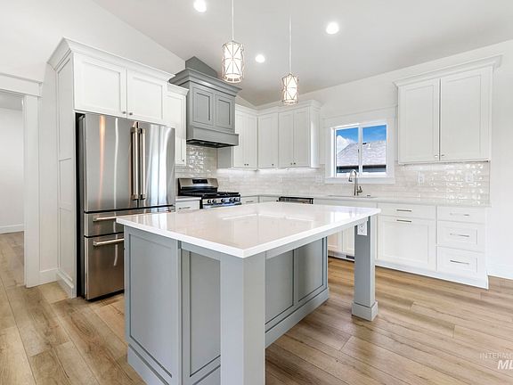 2nd image of 1428 Haizlee Way