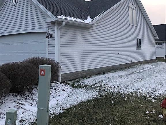 2nd image of 806 Woodfield Ct #806