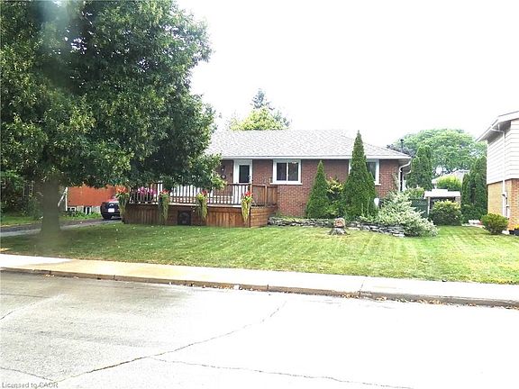 2nd image of 15 Collier Cres