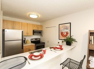 754 N Dearborn St #0, Chicago, IL 60654