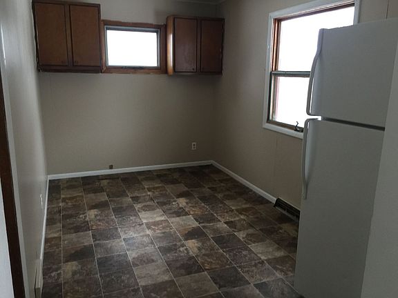 5th image of 233 8th Ave NE