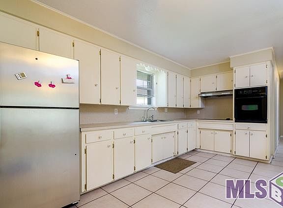 2nd image of 13466 N Leah St