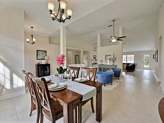4th image of 2417 SW Gay Cir