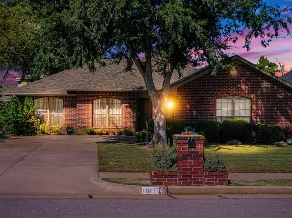 1817 Victoria Pl, Edmond, OK 73003