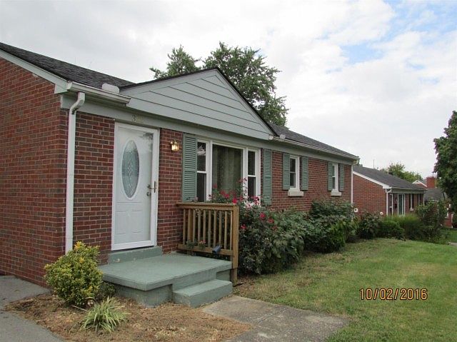 1st image of 322 Manhattan Dr