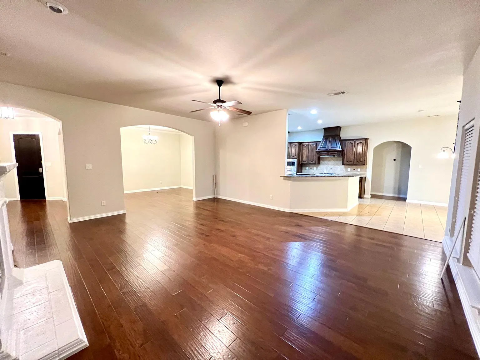 5 bed, 3.5 bath, 2954 sqft, $2,990 — Photo 4