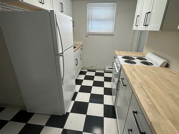 4th image of 712 S Canyon St APT 3
