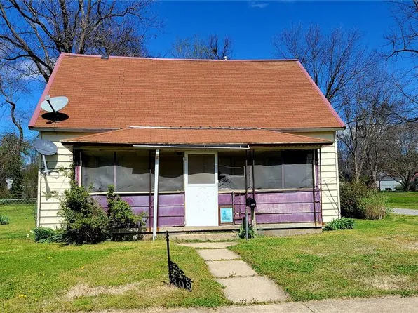 308 W Cleveland St, Charleston, MO 63834