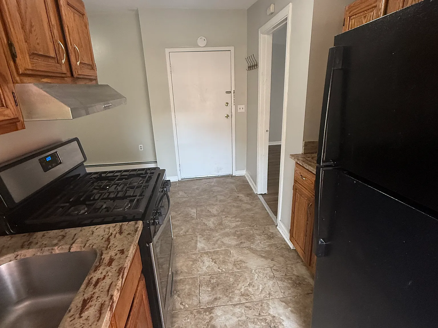 338 S Orange St — Photo 4