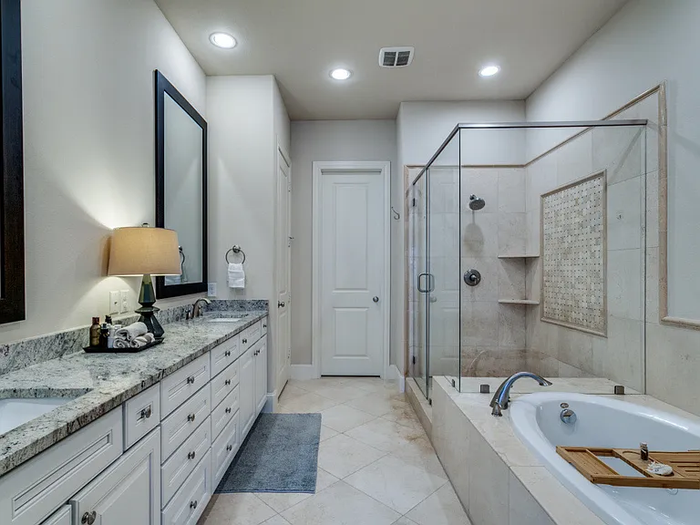 2111 Helsminster Dr — Photo 12