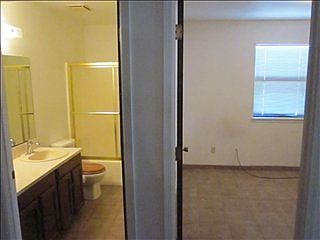 5th image of 1201 E Beech Dr