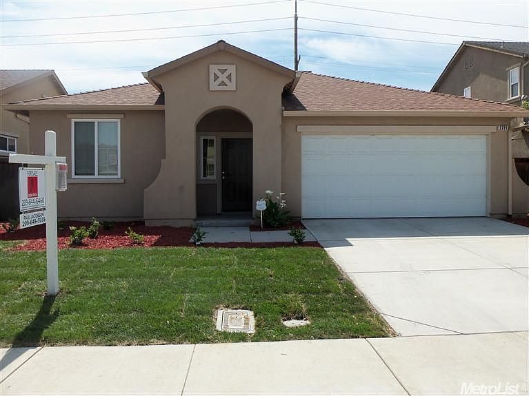 1st image of 2721 Playa Del Sol Ave