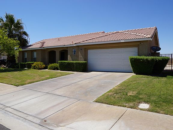 3rd image of 73600 Woodward Dr