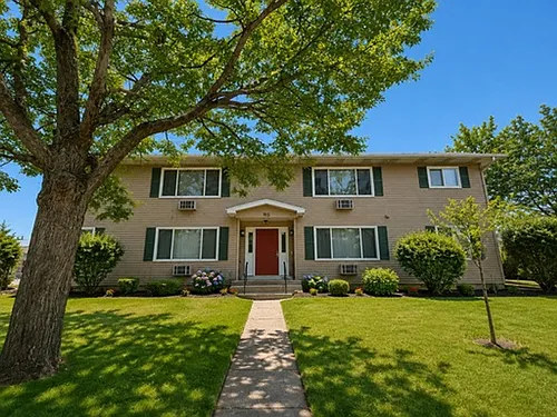 915 Genrich St Photo 1