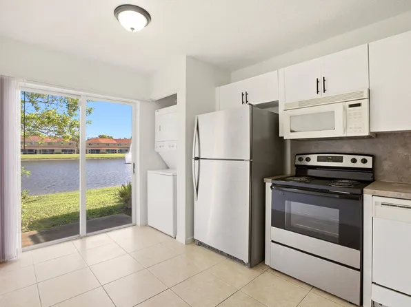 3490 Briar Bay Blvd, Royal Palm Beach, FL