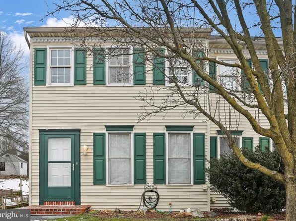 31 Kenbridge Ln, Elizabethtown, PA 17022