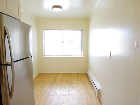 4th image of 1295 47th Ave APT 1