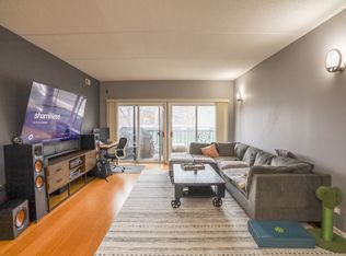 4625 W Lawrence Ave APT 203, Chicago, IL 60630