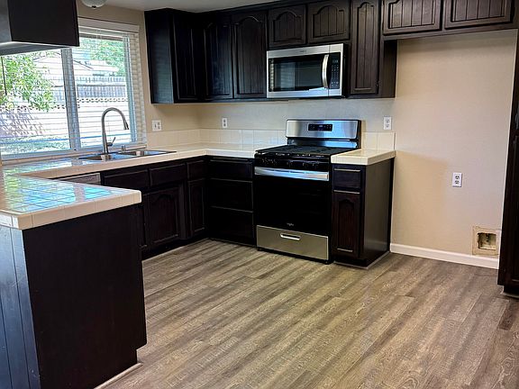 4th image of 35766 Avenue H