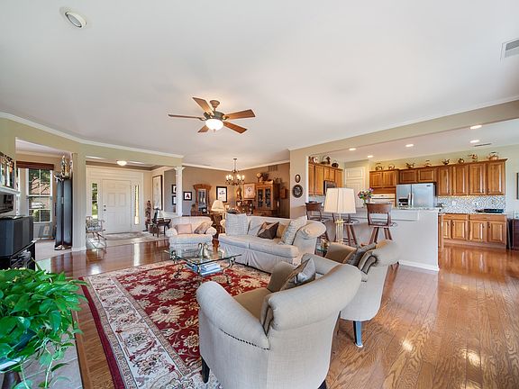 Living Room / Dining Room