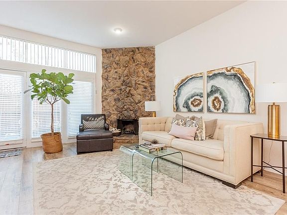 5th image of 2815 Welborn St APT 108