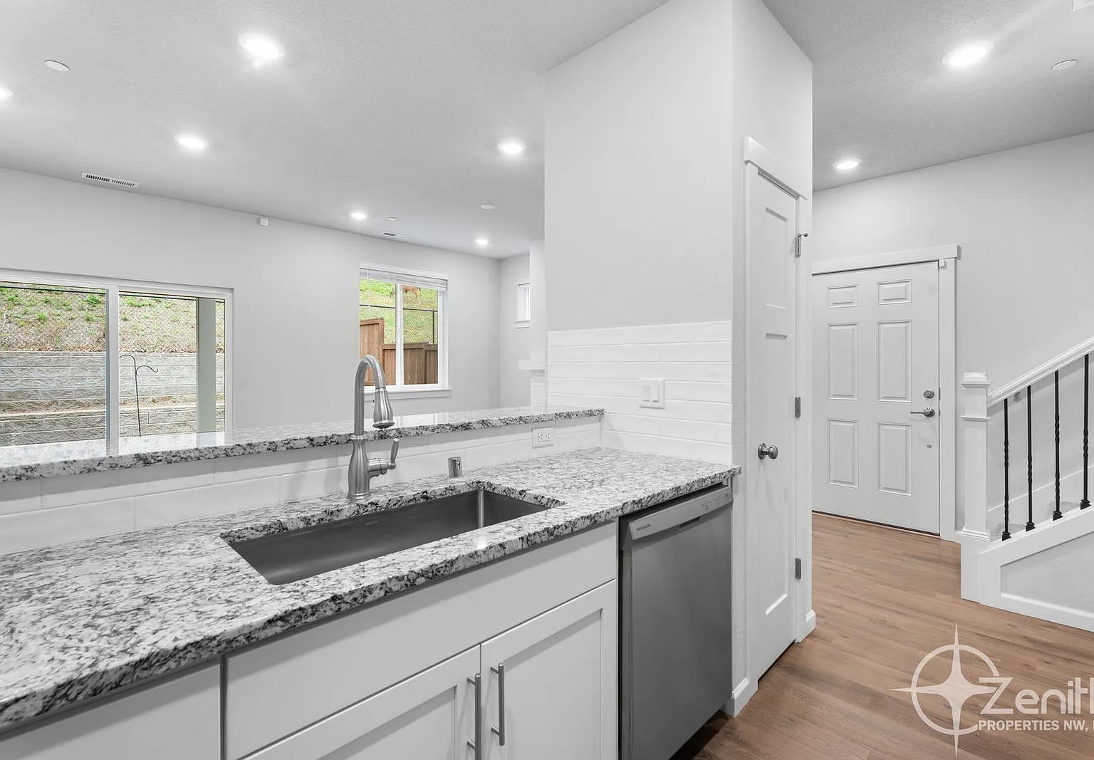 3 bed, 2.5 bath, 1439 sqft, $2,615 — Photo 4